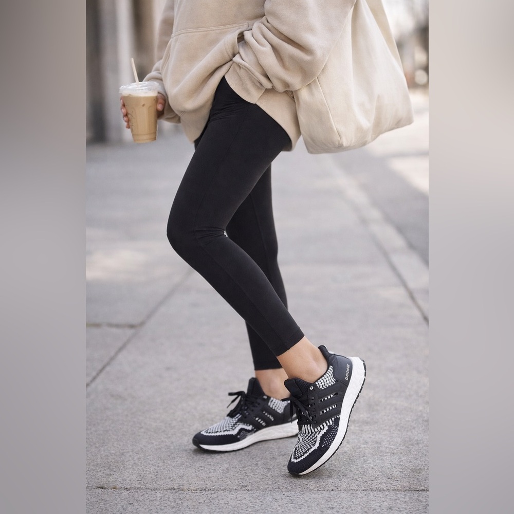Adidas Ultraboost Black White Knit Sneakers | Women’s Running Shoes | 10 |